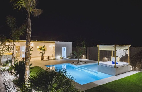 Alhaurin el Grande Cottage | Cubo's Casa Rural Agua de Lima/private pool/air conditioning/free Wi-Fi