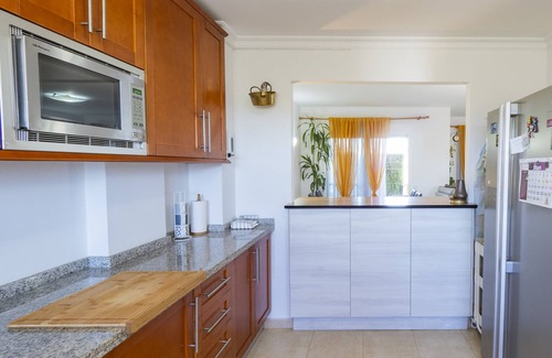Mijas Ski Chalet | Cubo's Chaparral Townhouse & Community Pool/sea views/free wifi/air conditioning