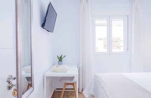 Torre de Benagalbon Bed & Breakfast | Cubo's Hostal William's Sunny 3/free wifi/air conditioning