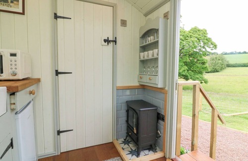 Brayford Cottage | CUCKOO'S NEST, romantic, character holiday cottage in South Molton