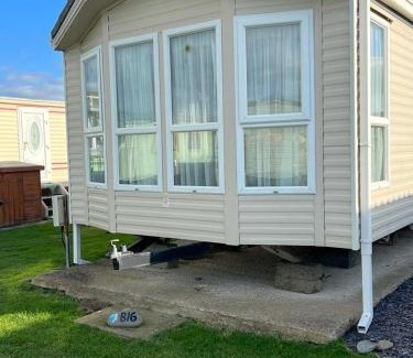 Llanrhystud House | Cuddfan
