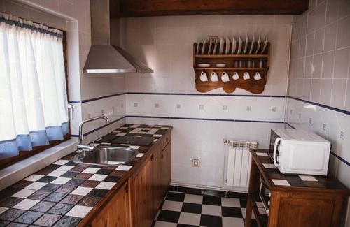 Poo Apartment | Cuelebre. Rural Apartment. 900 m from Poo beach