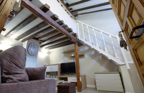 Old Town Apartment | Cuencaloft En Plaza Mayor