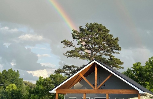Livingston House | Culper Retreat- Charming 2-bedroom house in welcoming Cookeville with WiFi, AC