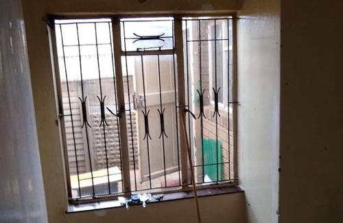 Greater Johannesburg Metropolitan Area House | Cultural Experience in The Heart of Soweto