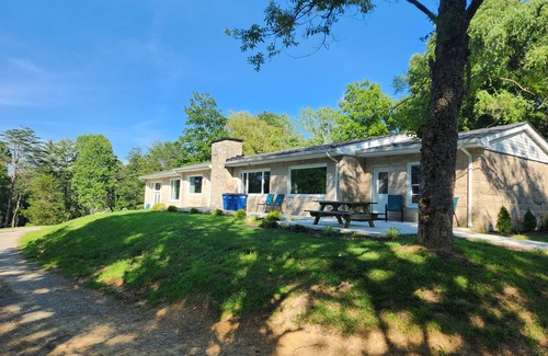 Jamestown House | Cumberland Get-A-Way located at entrance of State Park