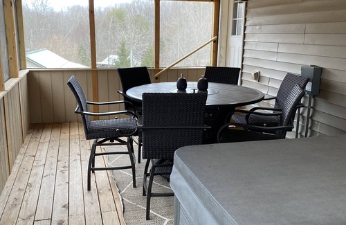 Monticello House | Cumberland Lake House W/Hot Tub