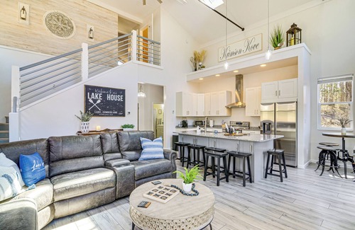 Sloans Valley House | Cumberland Lake Retreat: Furnished Deck & Grill!