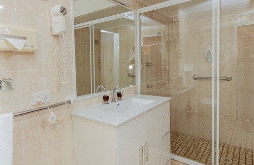 Cessnock Hotel | Cumberland Motor Inn