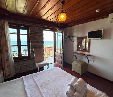 Ayvalik Bed & Breakfast | Cunda Sea-View Stone Cottage & Private Beach
