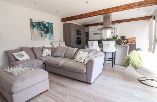 Shipley Cottage | CUNLIFFE BARN, pet friendly, character holiday cottage in Shipley