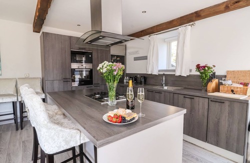 Shipley Cottage | CUNLIFFE BARN, pet friendly, character holiday cottage in Shipley