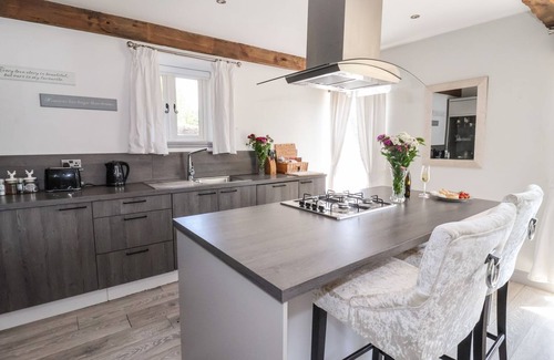 Shipley Cottage | CUNLIFFE BARN, pet friendly, character holiday cottage in Shipley
