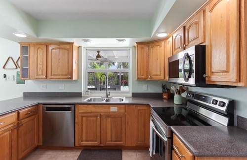 Fort Pierce House | 'Cup of Sea' Heated pool house! 5 min walk to the Beach.