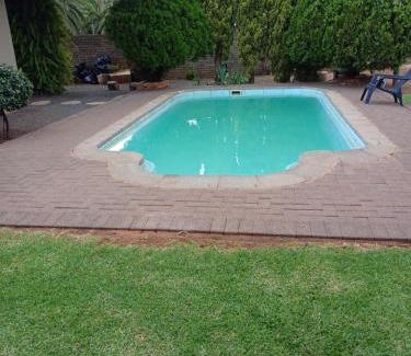 Bloemfontein Cabin | Cura Lodge