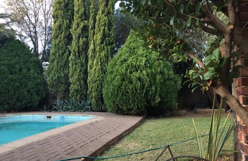 Bloemfontein Cabin | Cura Lodge