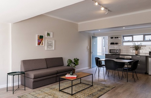 Green Point Apartment | Curiocity Cape Town - Hostel