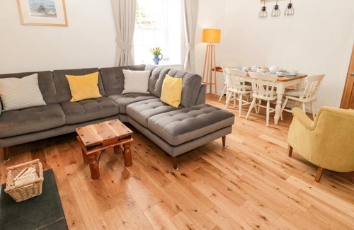 Berwick-upon-Tweed House | Curlew Cottage, 2 Fenkle Street