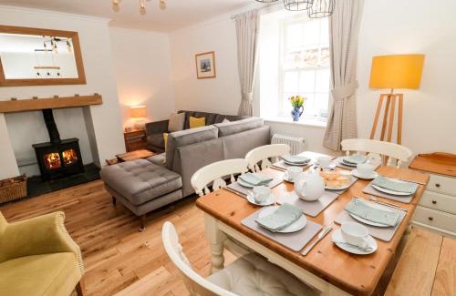 Berwick-upon-Tweed House | Curlew Cottage, 2 Fenkle Street