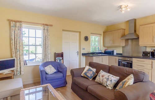 Hexham Cottage | CURLEW COTTAGE, pet friendly, with a garden in Haydon Bridge