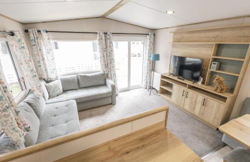 Mudeford House | Curlew
