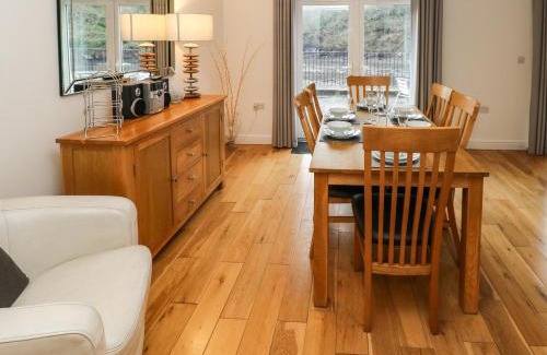Milford Haven House | Curlew
