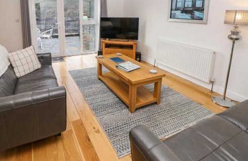 Milford Haven House | Curlew