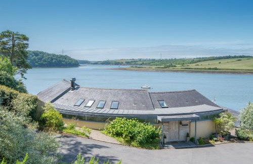 Lawrenny House | Curlew House
