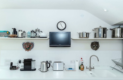 Lawrenny Cottage | CURLEW HOUSE, pet friendly, with pool in Pembroke Dock
