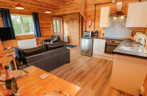 Bowes Cottage | CURLEW, pet friendly, with hot tub in Bowes