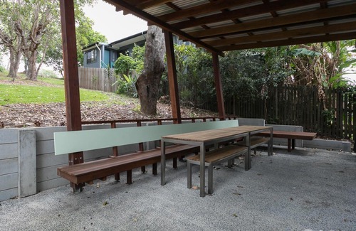 Point Lookout House | Curlew Shack | old school beach house with a contemporary makeover