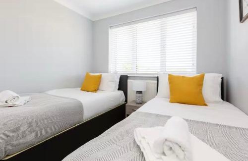 Thornton-Cleveleys House | Curlew Stays - Semi Detached Home - Pet Friendly