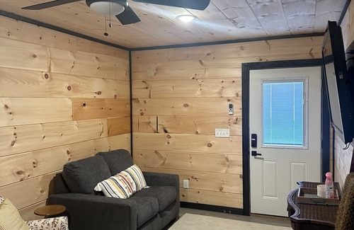 Van Buren Apartment | Current River Apartment