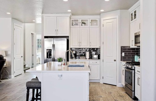 Sienna Hills House | Curtis Ladera RV PAD, Basketball Hoop, Community Pool
