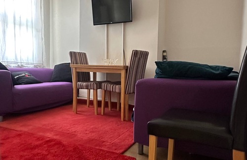 Reading House | Curzon Street Retreat - 4 Beds