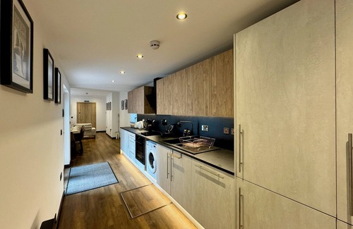 Llandudno Villa | Curzon Villa - perfect for large groups or family getaways
