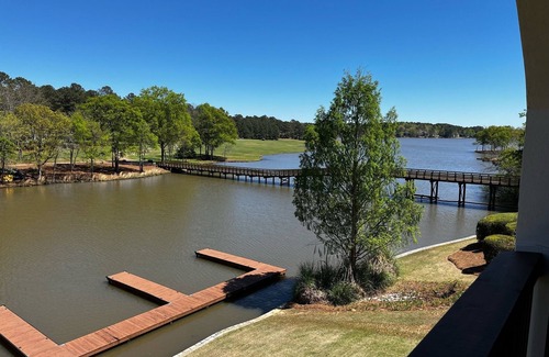 Lake Oconee Villa | Cuscowilla Villa - 3 Bedroom/3 Bath - On Lake Oconee with Boat Slip