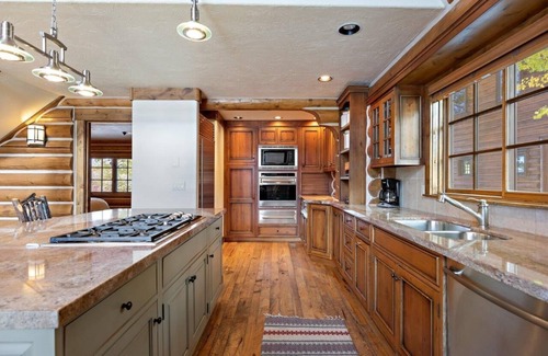 Victor Cabin | Cushman Cabin enjoys Bronze Buffalo Ranch at Teton Springs amenity access