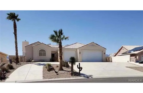 Sunridge Estates House | Custom 4 bdrm with Granny Suite and Infinity Pool
