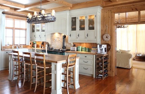 Lake of Bays Cottage | Custom Built 5 brdm, 4 bath on Lake of Bays! Sandy Beach! Boathouse! SW Exposure