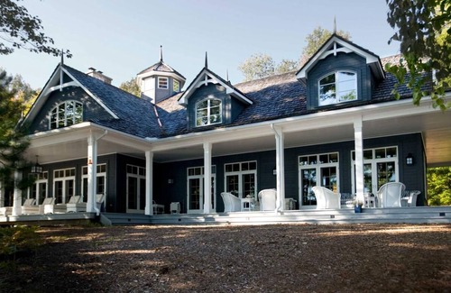 Lake of Bays Cottage | Custom Built 5 brdm, 4 bath on Lake of Bays! Sandy Beach! Boathouse! SW Exposure