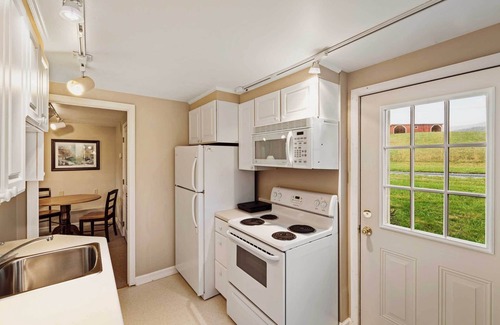 Millboro Springs House | Custom-Built Home On 165-Acre Farm On The Cowpasture River