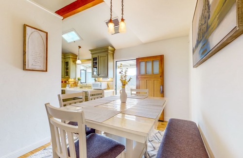 Weldon House | Custom-crafted acreage with sunroom & clawfoot tub