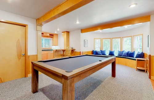 Oak Harbor House | Custom, dog-friendly home on 5 lakefront acres with tennis, sauna & game room