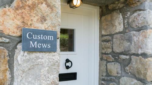Beaumaris House | Custom Mews