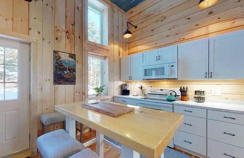 Morrisville House | Custom Mountain Home with Private Hot Tub, Firepit, & Free WiFi - Dog Welcome