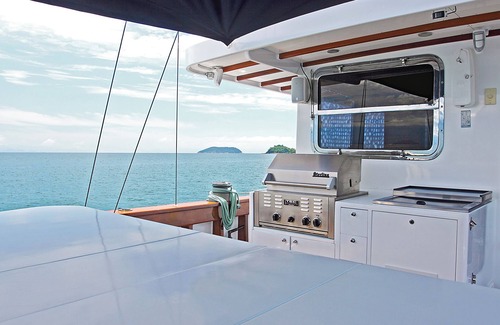 Spanish Wells Boat Rental | Custom Yacht -Includes, Breakfast, Chef, WIFI, A/C, docked in private marina.