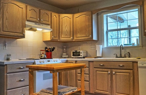 Almond Cottage | Customer Appreciation Year! Get a free night!