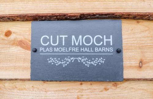 Oswestry House | Cut Moch, Plas Moelfre Hall Barns