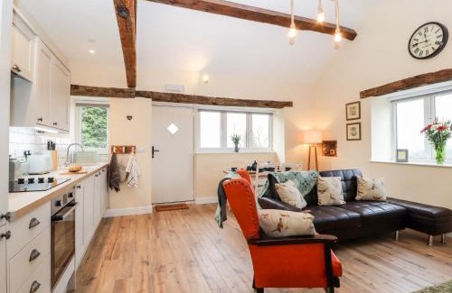 Oswestry House | Cut Moch, Plas Moelfre Hall Barns